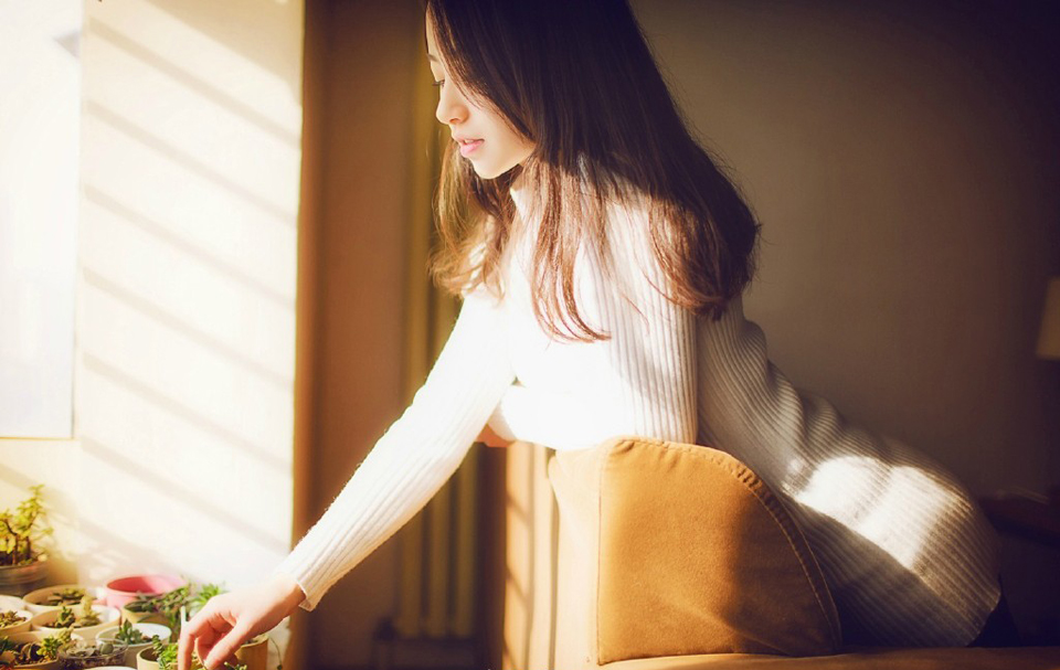 情愿让日子过得忙迫，也不要让日子过得无聊。——罗兰